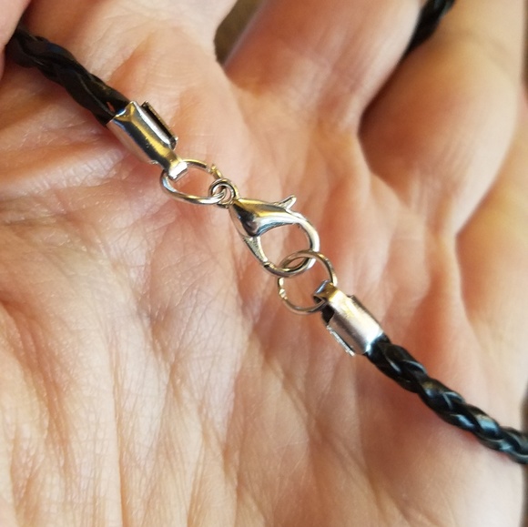 New Pewter Celtic Knot Triquetra Trinity Necklace - Picture 9 of 10